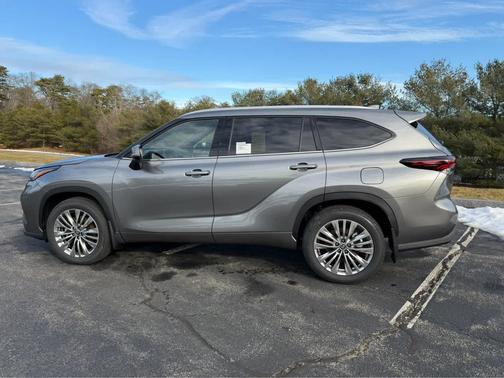 2026 Toyota Highlander Platinum