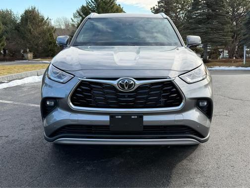 2026 Toyota Highlander Platinum