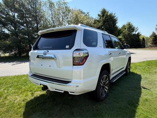 Blizzard Pearl 2022 Toyota 4Runner Limited
