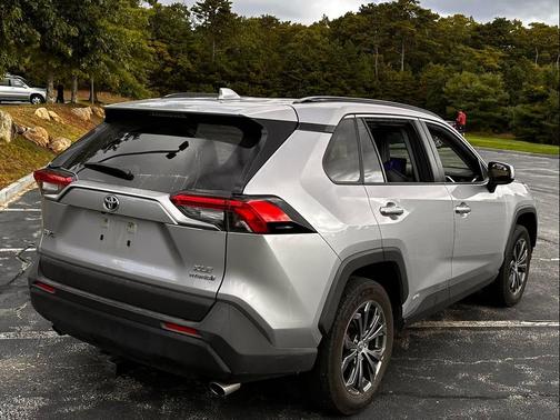 2023 Toyota RAV4 Hybrid XLE Premium