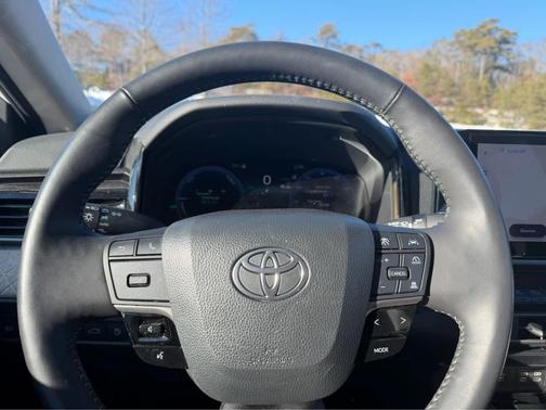 2025 Toyota Camry XLE