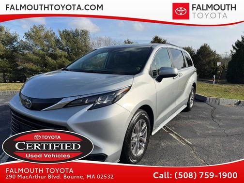 2024 Toyota Sienna LE