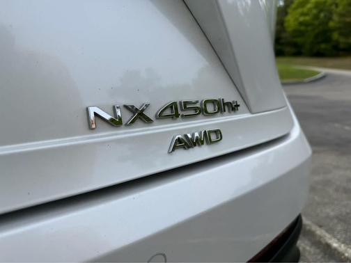 Eminent White Pearl 2025 Lexus NX 450h+ Luxury