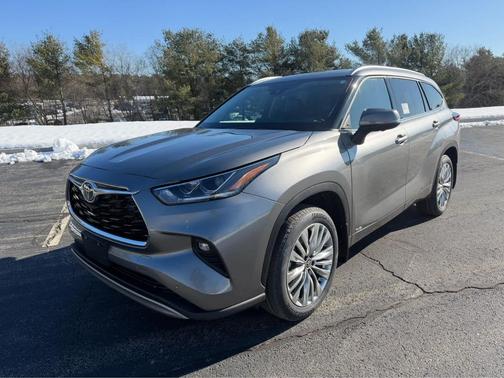 2026 Toyota Highlander Hybrid Platinum