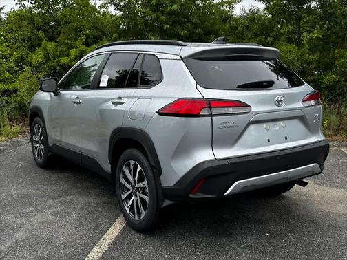 2025 Toyota Corolla Cross XLE