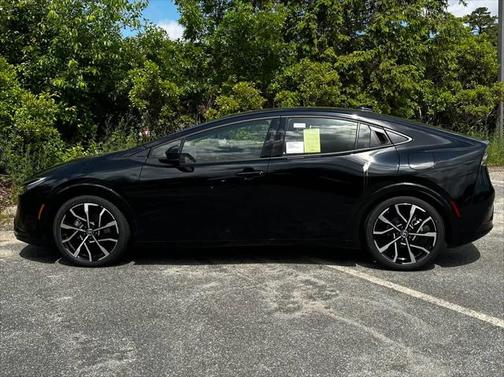 2025 Toyota Prius L