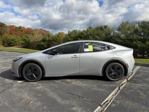 2026 Toyota Prius Plug-In Hybrid SE