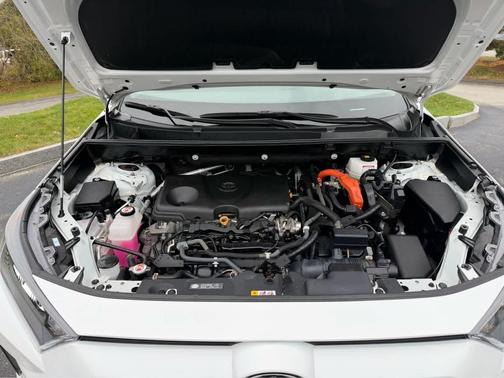 2022 Toyota RAV4 Hybrid LE
