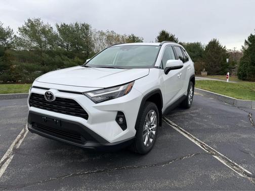 2025 Toyota RAV4 XLE Premium