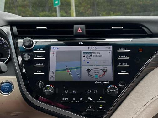 2019 Toyota Camry Hybrid XLE