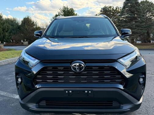 2025 Toyota RAV4 Hybrid XLE Premium