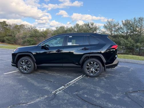 2025 Toyota RAV4 Hybrid XLE Premium