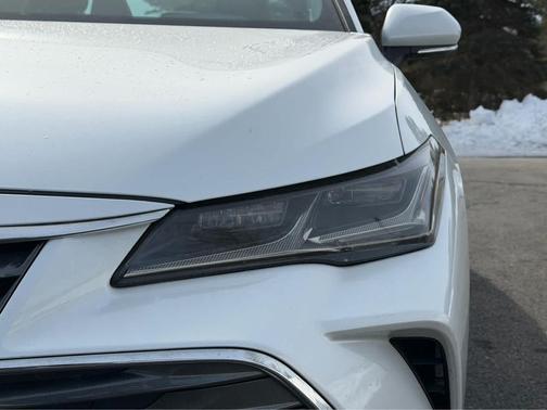 2019 Toyota Avalon Hybrid Limited