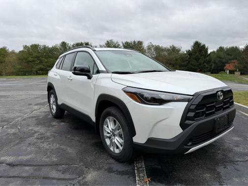 2026 Toyota Corolla Cross LE