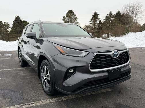 2023 Toyota Highlander Hybrid XLE