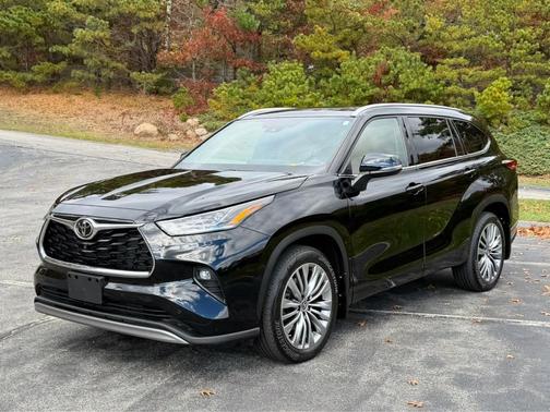 2022 Toyota Highlander Platinum