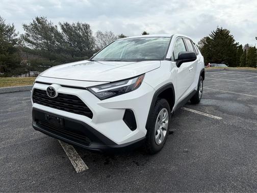 Ice Cap 2023 Toyota RAV4 LE