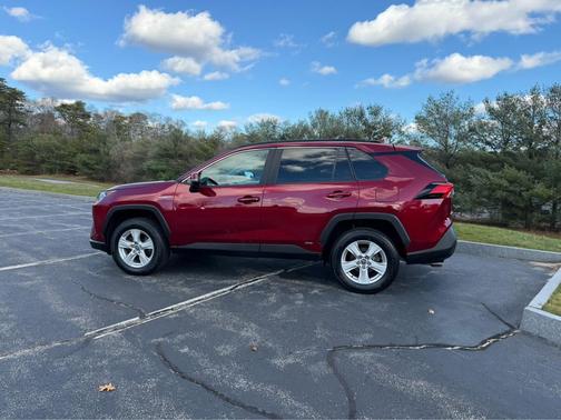 2020 Toyota RAV4 Hybrid XLE