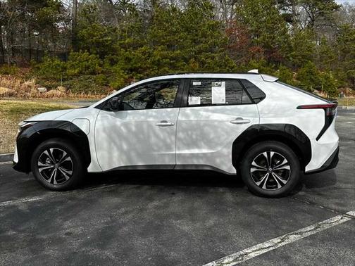 2025 Toyota bZ4X XLE