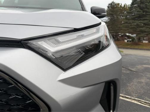 2025 Toyota RAV4 Hybrid SE