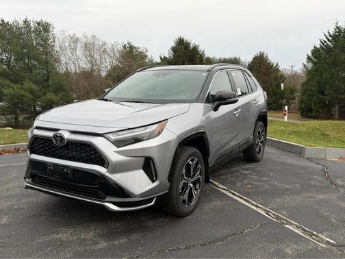 2025 Toyota RAV4 Hybrid SE