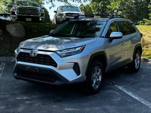 2022 Toyota RAV4 Hybrid XLE