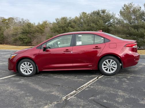 2026 Toyota Corolla Hybrid LE