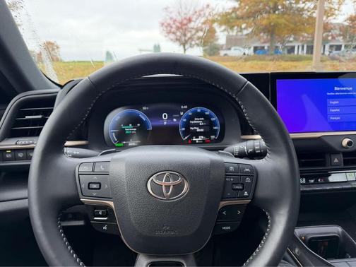 2025 Toyota Crown Signia XLE