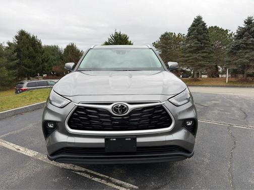 2026 Toyota Highlander Hybrid XLE