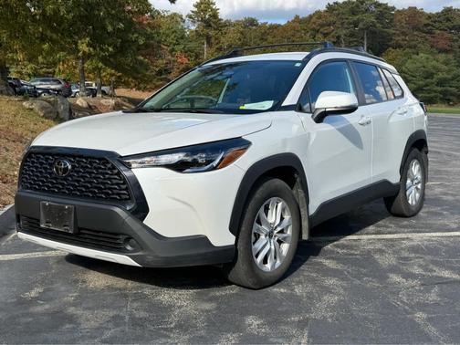 2024 Toyota Corolla Cross LE