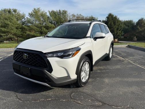 2024 Toyota Corolla Cross LE