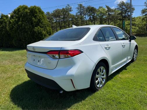 Wind Chill Pearl 2025 Toyota Corolla LE