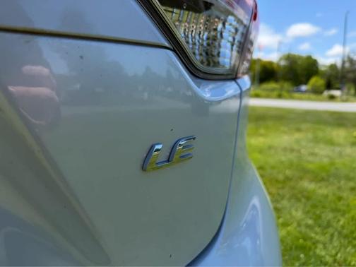 Wind Chill Pearl 2025 Toyota Corolla LE