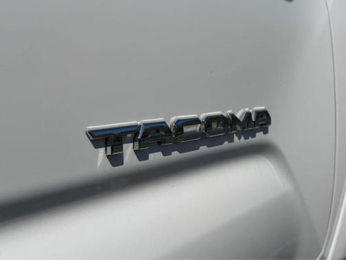 Super White 2021 Toyota Tacoma TRD Sport