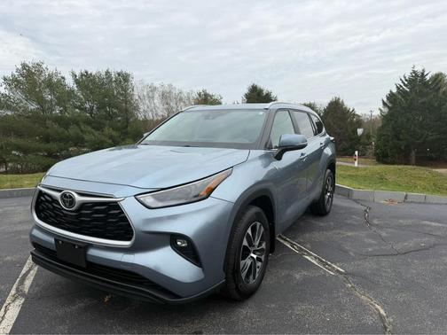 2024 Toyota Highlander XLE