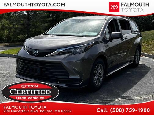 2024 Toyota Sienna LE