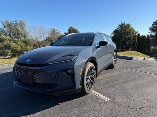 2025 Toyota Crown Signia Limited