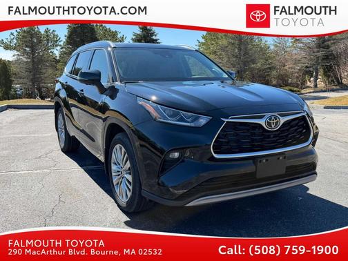 Midnight Black Metallic 2026 Toyota Highlander Hybrid Platinum