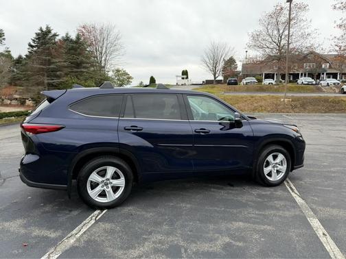 2021 Toyota Highlander LE
