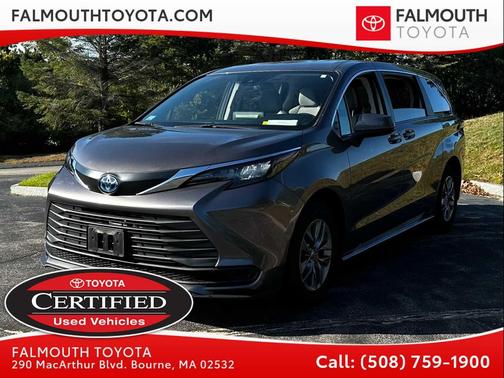 2024 Toyota Sienna LE