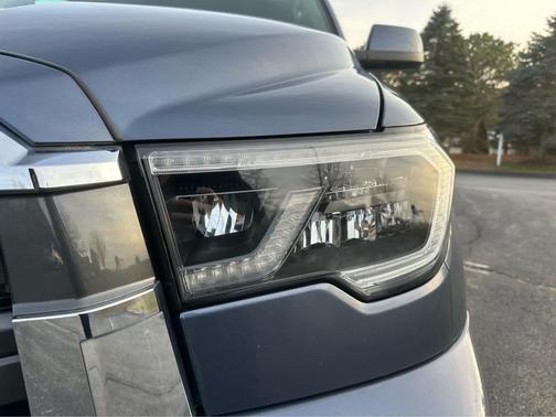 2022 Toyota Sequoia SR5