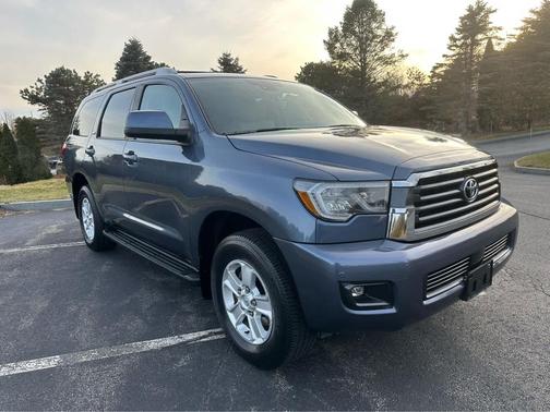 2022 Toyota Sequoia SR5