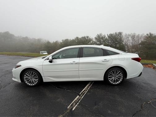 2022 Toyota Avalon Limited