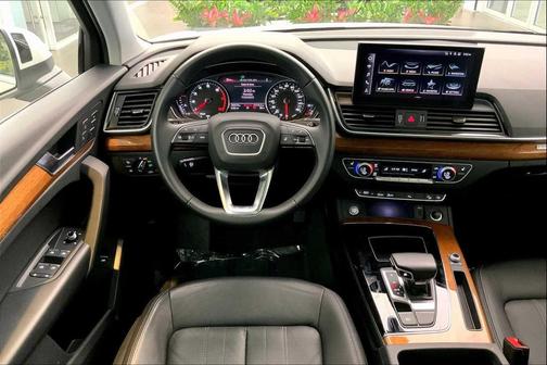 2022 Audi Q5 45 S line Premium