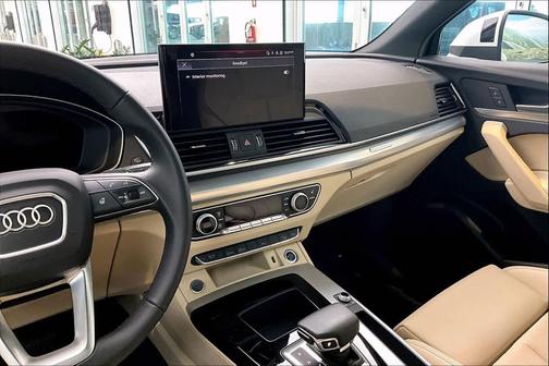 2025 Audi Q5 45 S line Premium