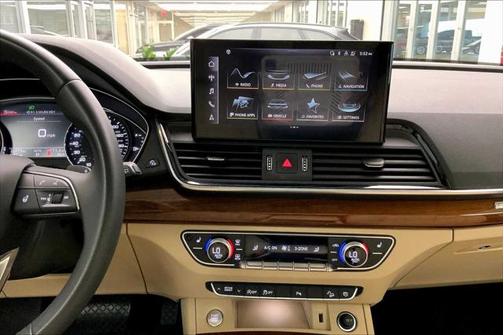 2022 Audi Q5 45 S line Premium