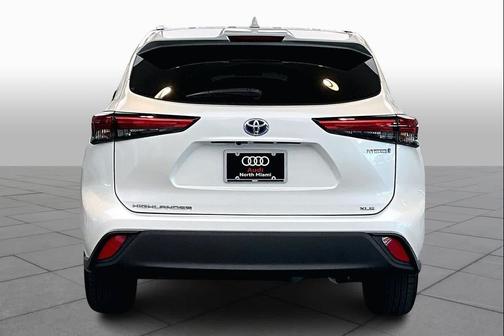 2020 Toyota Highlander Hybrid XLE