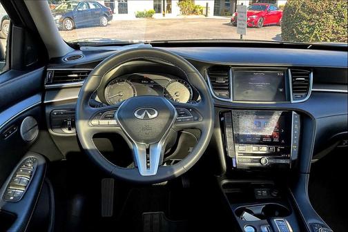 2023 INFINITI QX50 LUXE