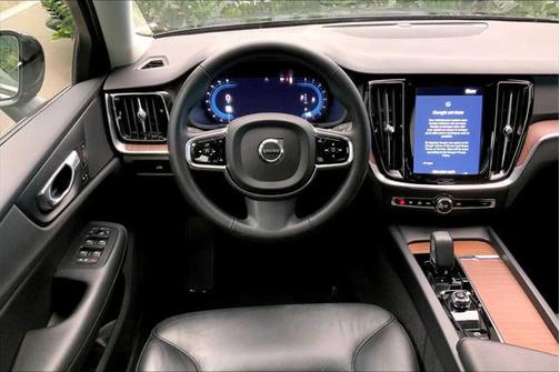 2024 Volvo S60 B5 Plus Dark Theme