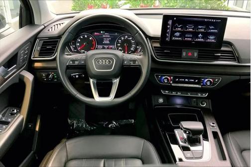 2023 Audi Q5 45 S line Premium